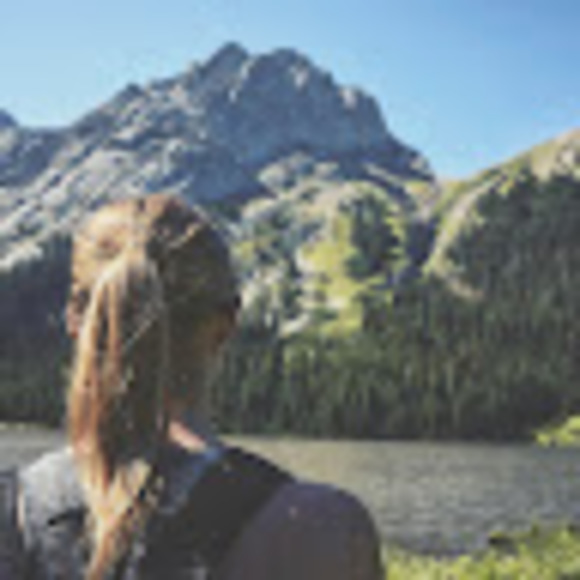 Meet your Posher, Lyndsie - Picture 1 of 1